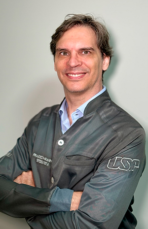 DR. FRANCISCO PARANHOS